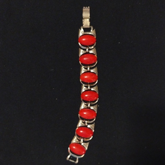 Vintage Coro Pegasus Gold Tone W/ Burnt Orange Lucite Stone Bracelet - Picture 3 of 6